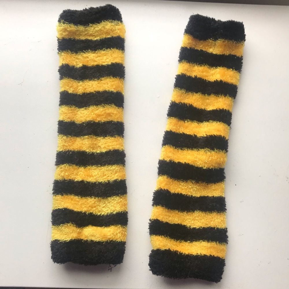 Black and yellow leg warmers
